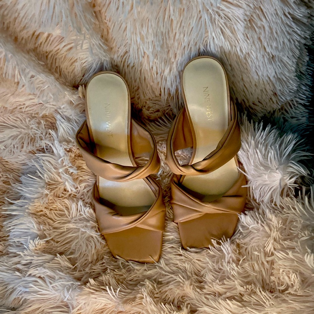 Nine West size 8.5 nude heel